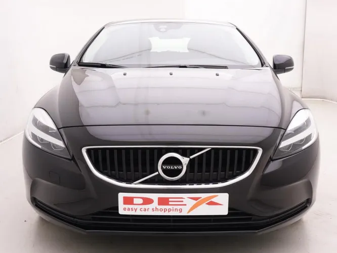 Volvo V40 1.5 T2 122 Geartronic Black Edition + GPS + LED Li Image 2